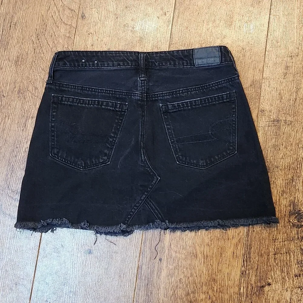 AMERICAN EAGLE Hi-Rise Festival Mini Black Jean Skirt - Sz 4 - Picture 2 of 6